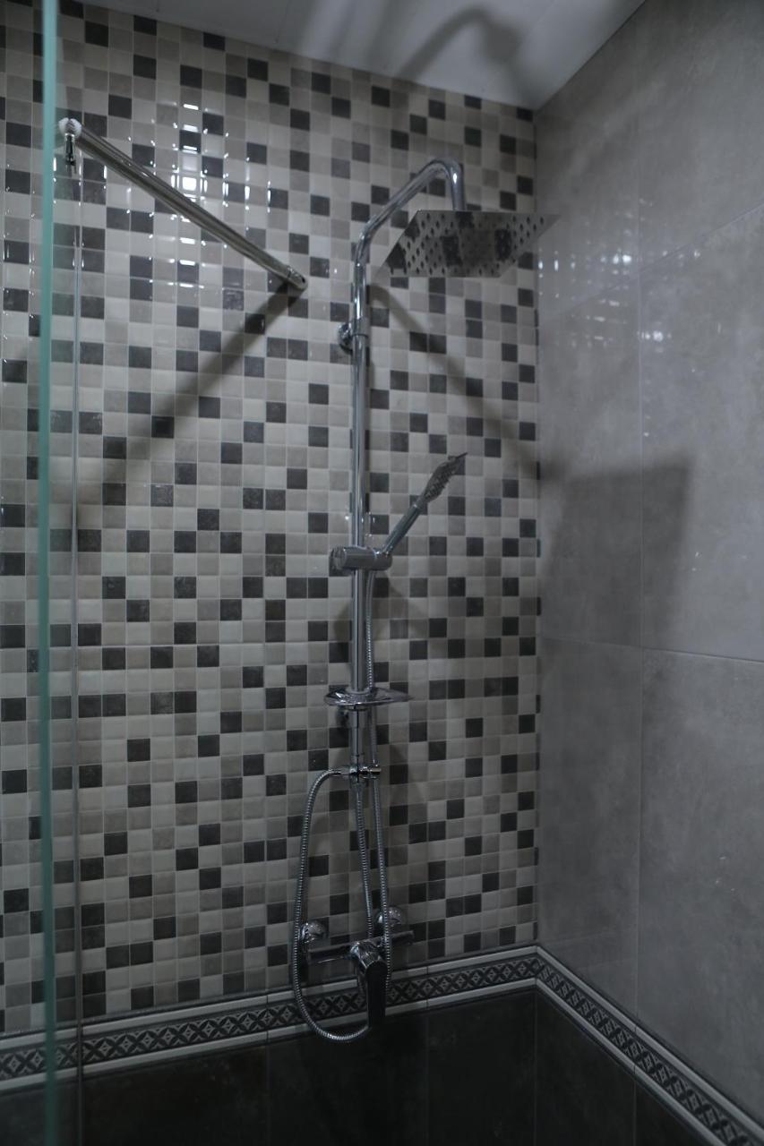 4Room Hotel Jerevan Eksteriør billede